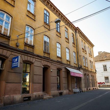 Old Square Apartments 3 تيميشورا المظهر الخارجي الصورة