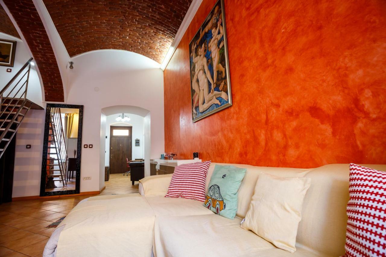 Old Square Apartments 3 تيميشورا المظهر الخارجي الصورة
