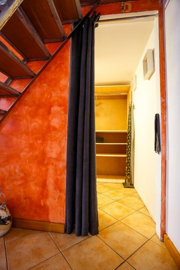 Old Square Apartments 3 تيميشورا المظهر الخارجي الصورة