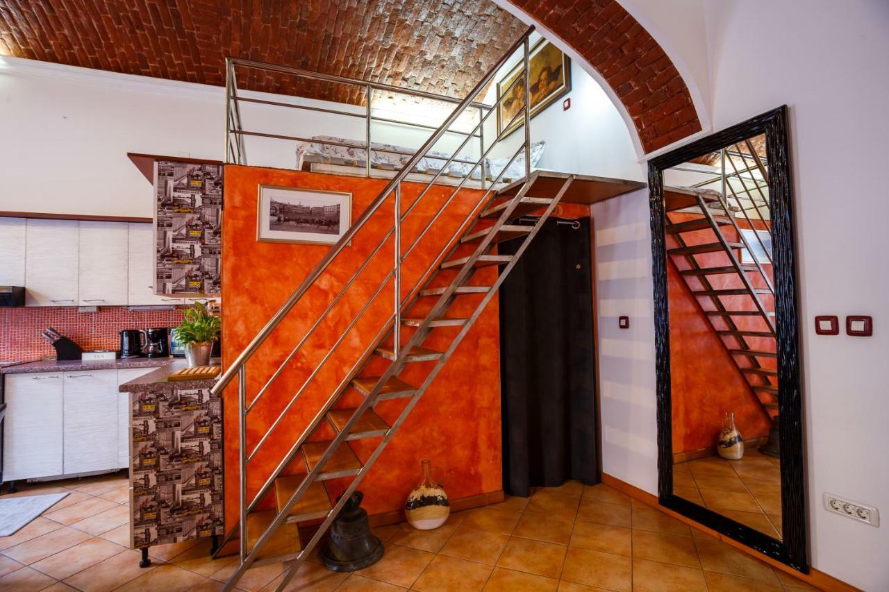 Old Square Apartments 3 تيميشورا المظهر الخارجي الصورة