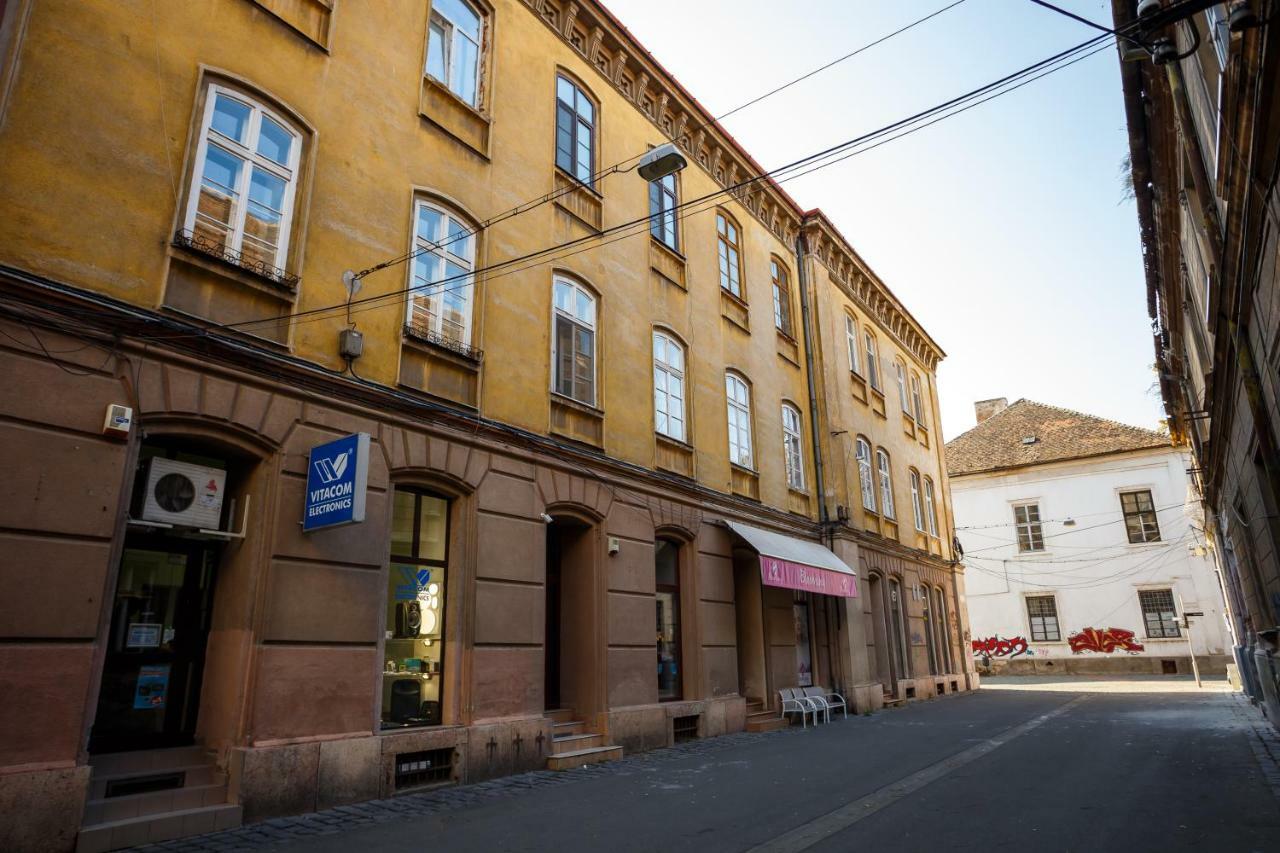 Old Square Apartments 3 تيميشورا المظهر الخارجي الصورة